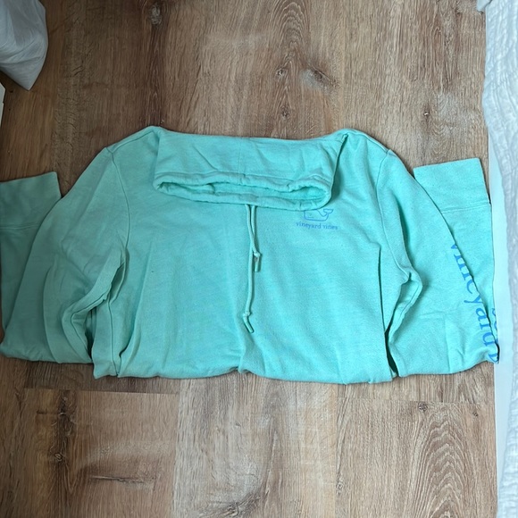 Vineyard Vines Crew Neck - Picture 1 of 3